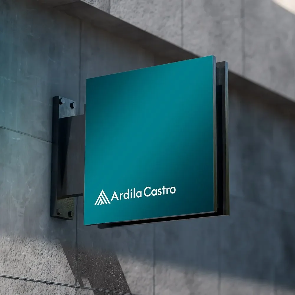 Identidad aplicada a señalización exterior.