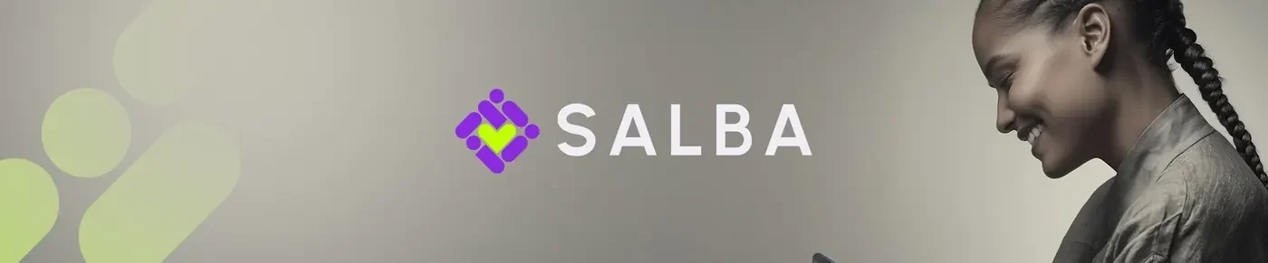 Banner con logotipo, fotografía y formas de marca.